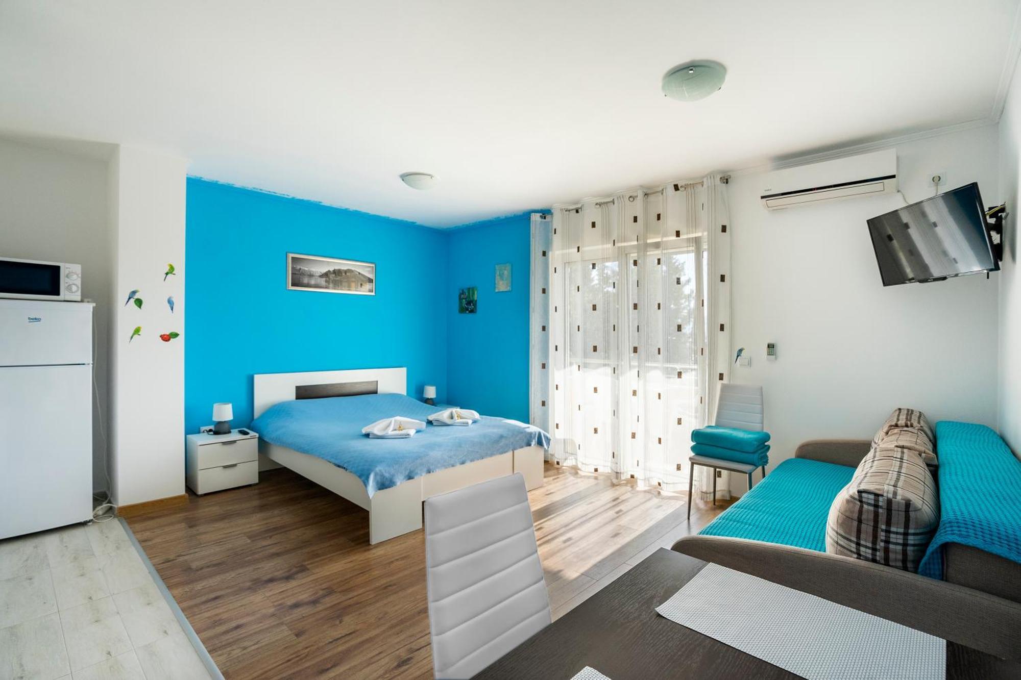 Apartments Viktoria ティヴァト エクステリア 写真