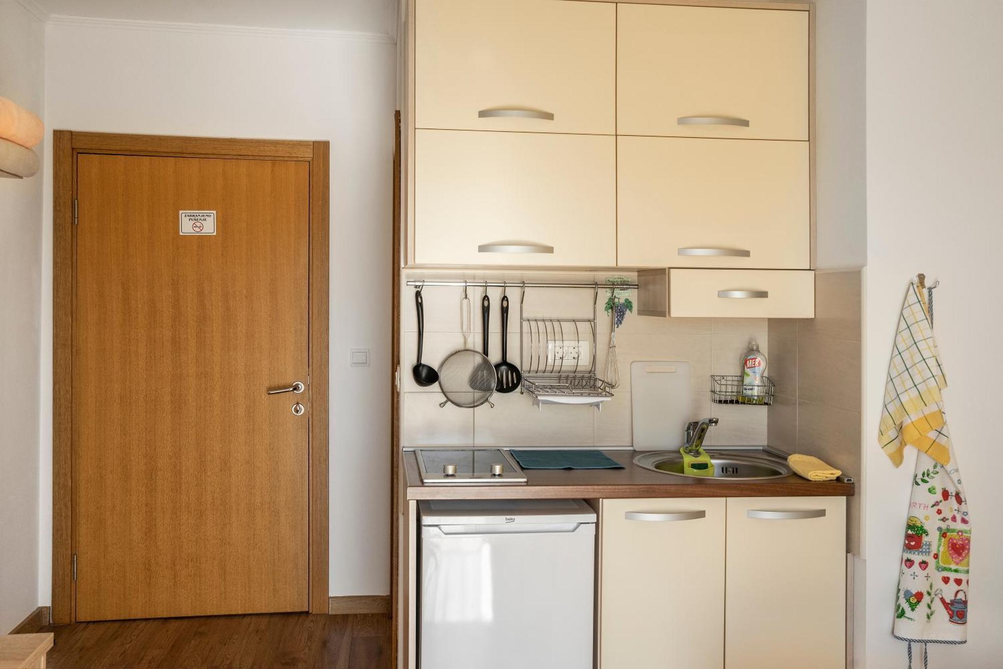 Apartments Viktoria ティヴァト エクステリア 写真