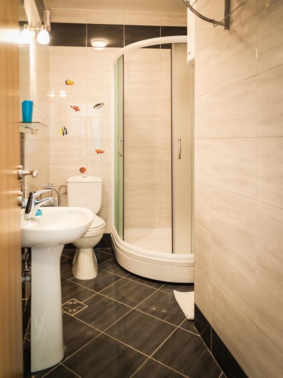 Apartments Viktoria ティヴァト エクステリア 写真
