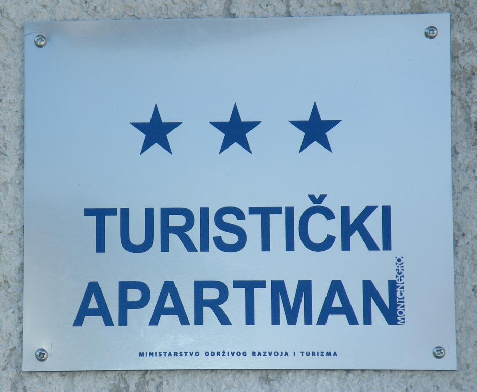 Apartments Viktoria ティヴァト エクステリア 写真