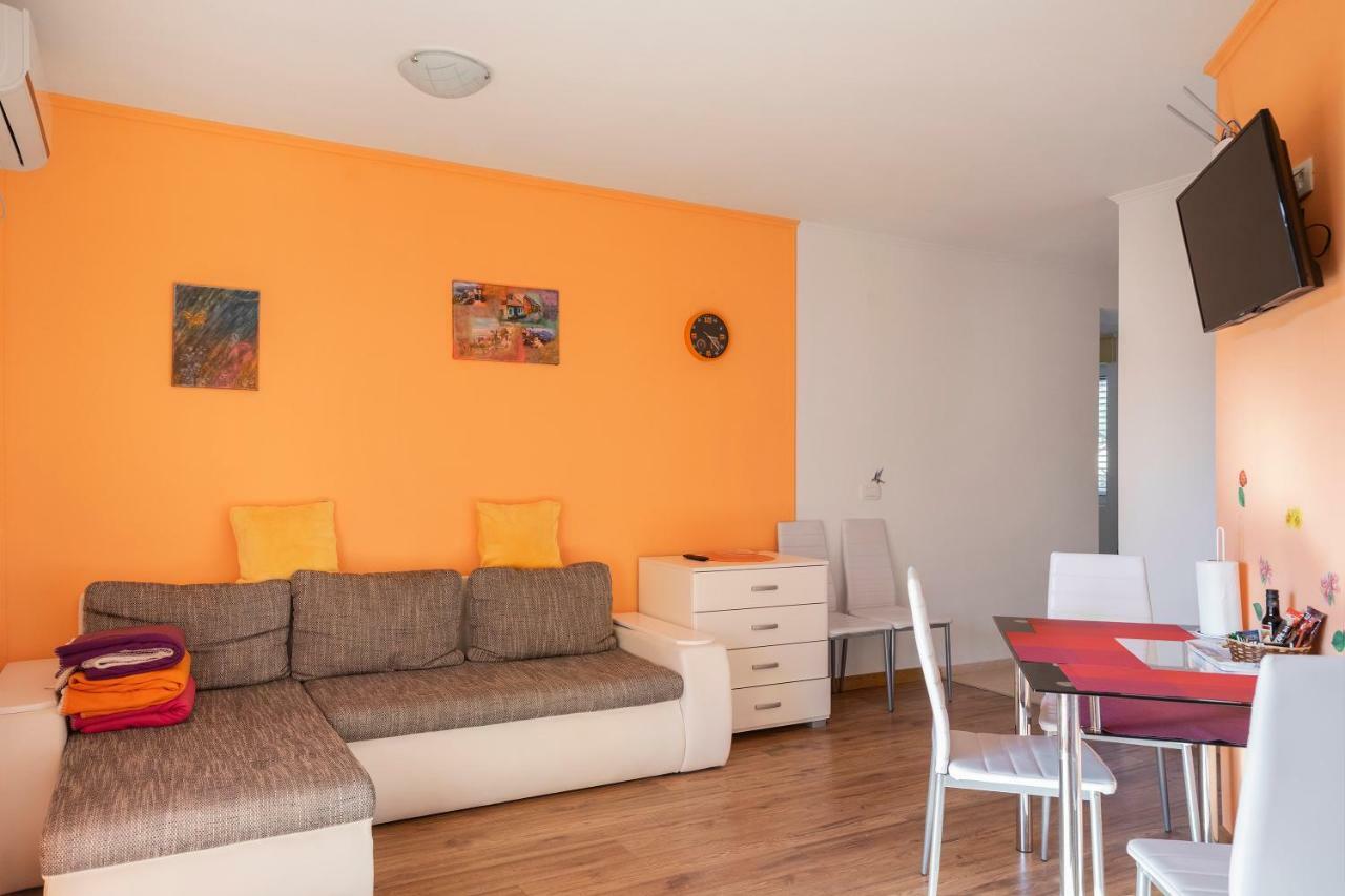 Apartments Viktoria ティヴァト エクステリア 写真